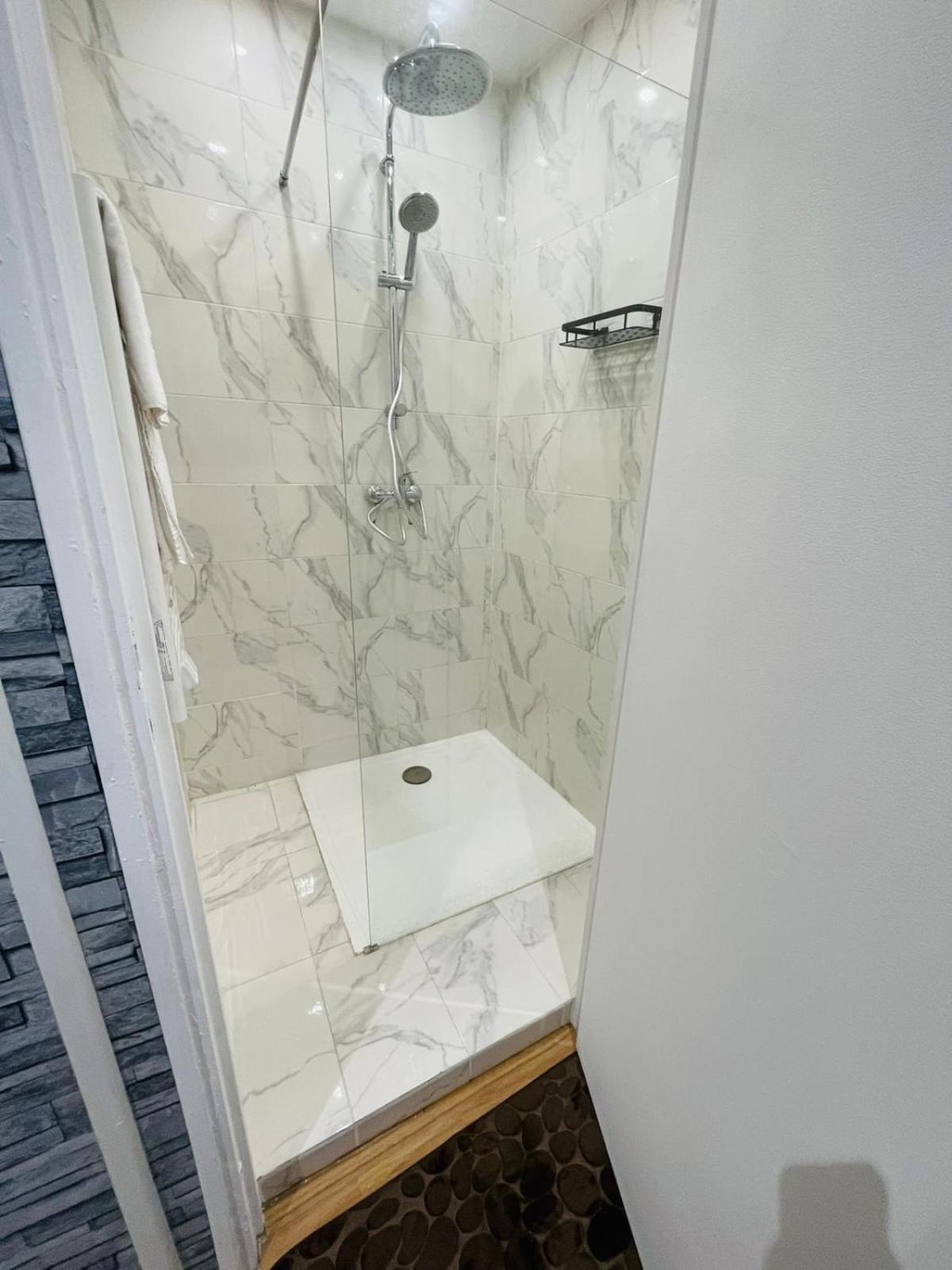 Studio Confortable- Disneyland Paris - Val D Europe - Plein Centre Ville Meaux - 2 Pers 외부 사진
